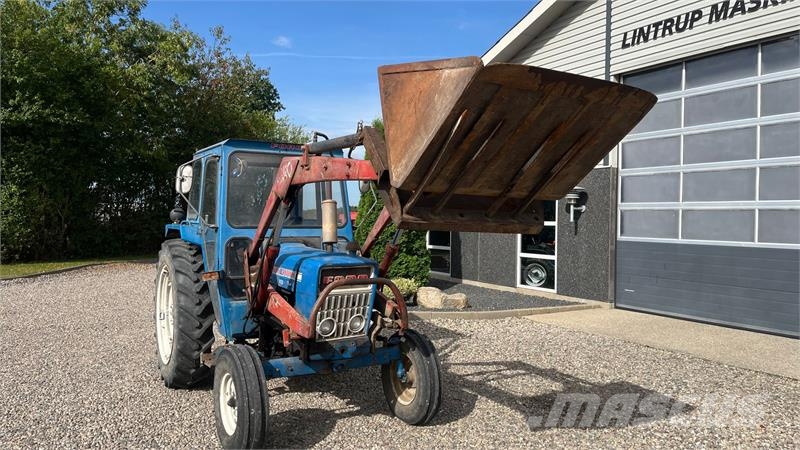 Ford 4000 Med servo og frontlæsser Traktori