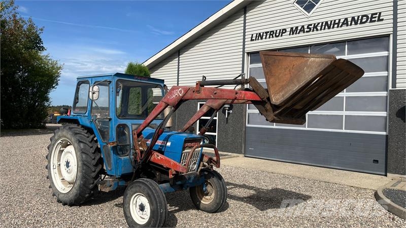 Ford 4000 Med servo og frontlæsser Traktori