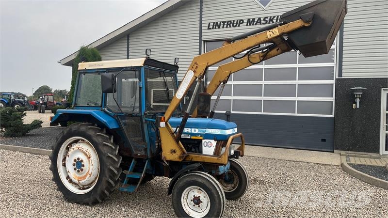 Ford 4610 Med frontlæsser Traktoren