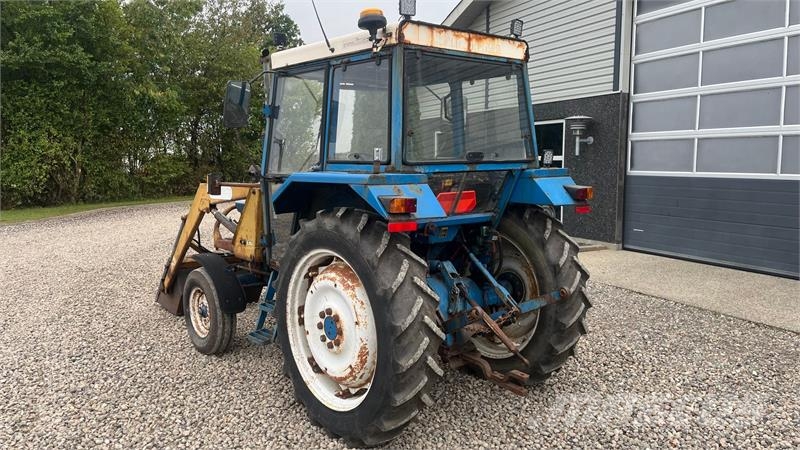 Ford 4610 Med frontlæsser Traktoren