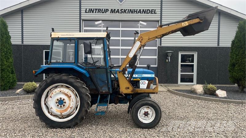 Ford 4610 Med frontlæsser Traktoren