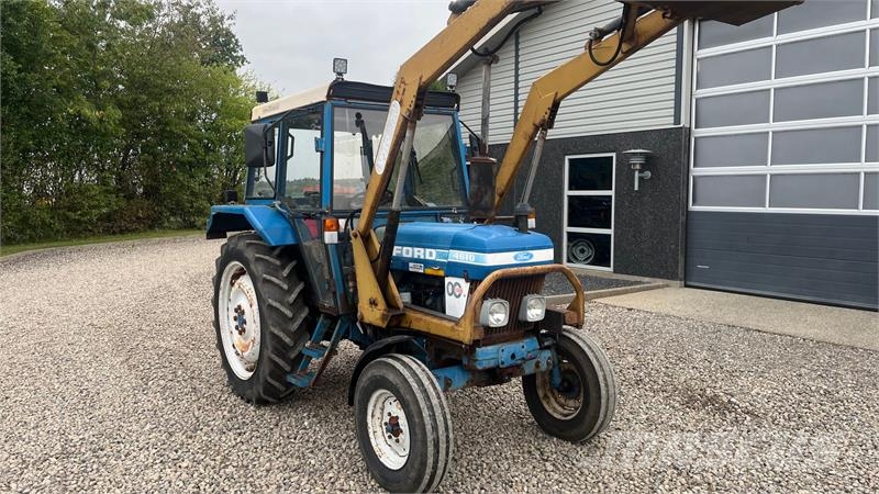 Ford 4610 Med frontlæsser Traktoren