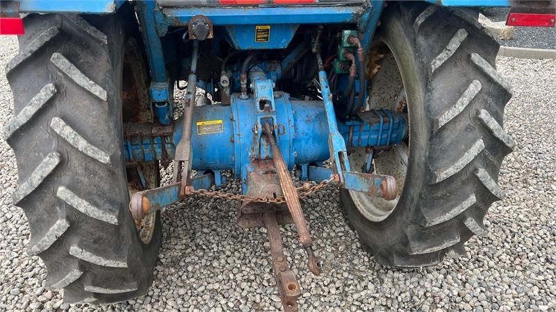 Ford 4610 Med frontlæsser Traktoren