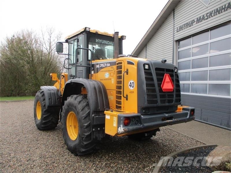 Hyundai 757-9A med 620/75R26 traktor hjul montering på 轮式装载机