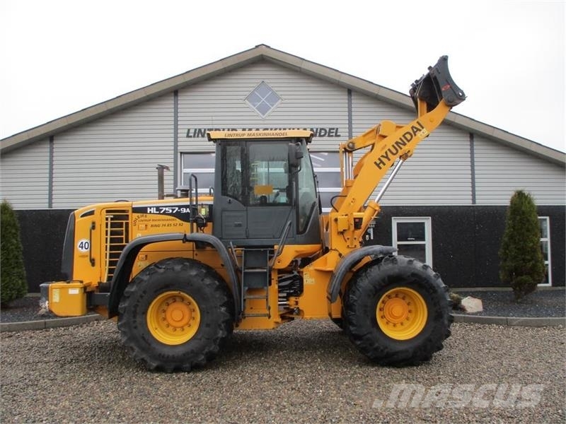 Hyundai 757-9A med 620/75R26 traktor hjul montering på 轮式装载机