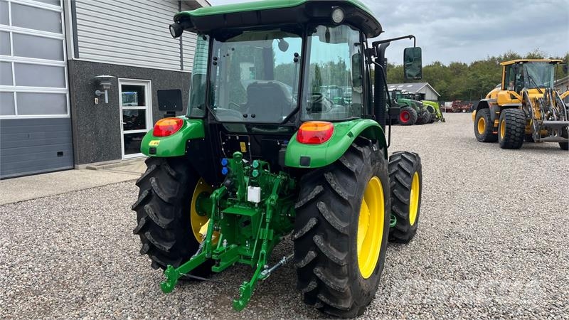 John Deere 5075E Med aircondition og vendegear Traktorer