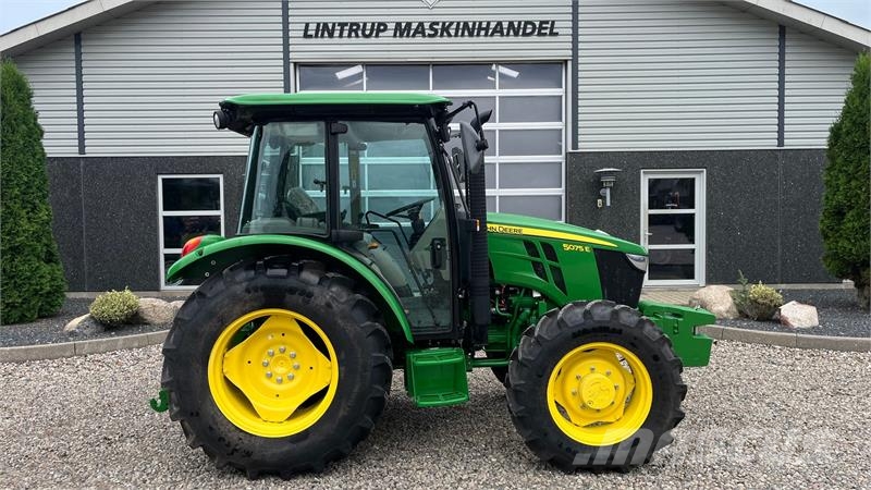 John Deere 5075E Med aircondition og vendegear Traktorer
