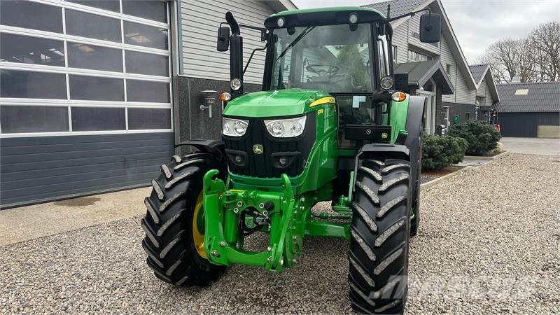 John Deere 6130M med Auto Quard gearkasse og med krybe gear. 트랙터