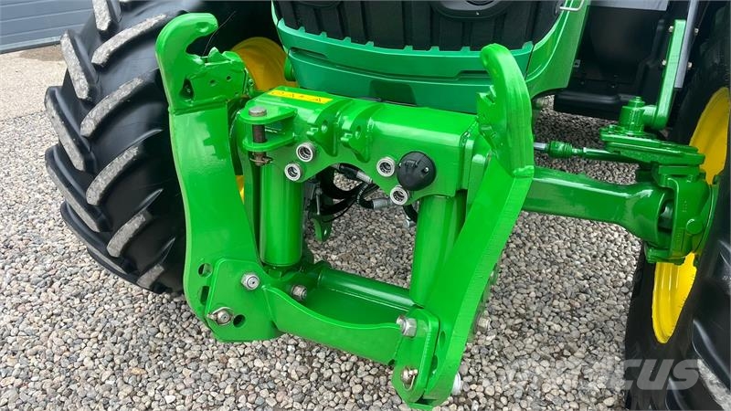 John Deere 6130M med Auto Quard gearkasse og med krybe gear. 트랙터
