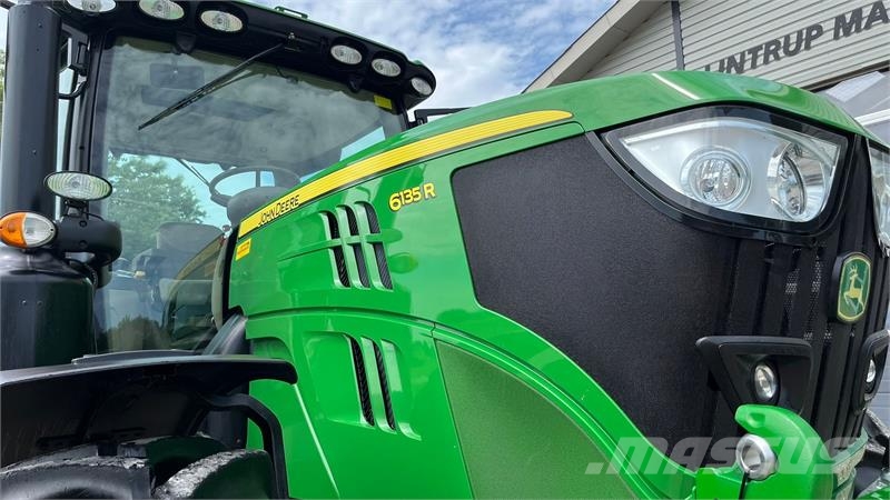 John Deere 6135R Krybegear, frontlift, TLS Affjedret foraksel Traktorer