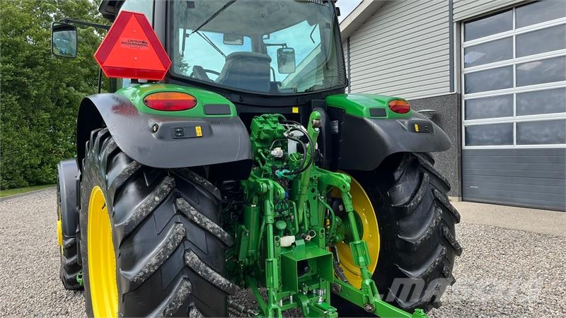 John Deere 6135R Krybegear, frontlift, TLS Affjedret foraksel Traktorer