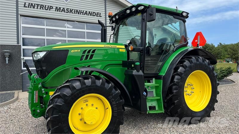 John Deere 6135R Krybegear, frontlift, TLS Affjedret foraksel Traktorer