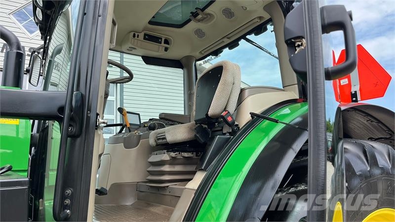 John Deere 6135R Krybegear, frontlift, TLS Affjedret foraksel Traktorer