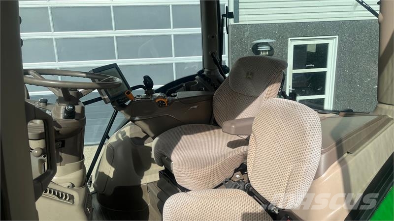 John Deere 6215R AP med frontlift Traktorer