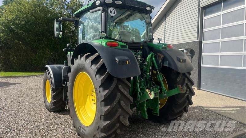 John Deere 6215R AP med frontlift Traktorer
