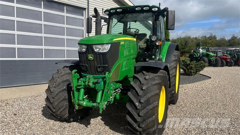 John Deere 6215R AP med frontlift Traktorer