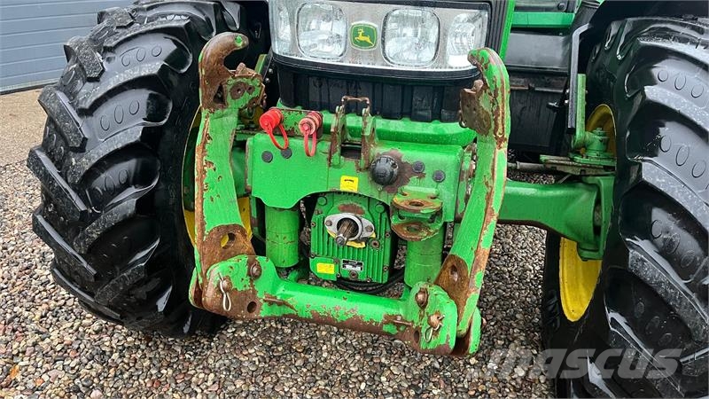 John Deere 6534 Premium med frontlift og frontPTO الجرارات