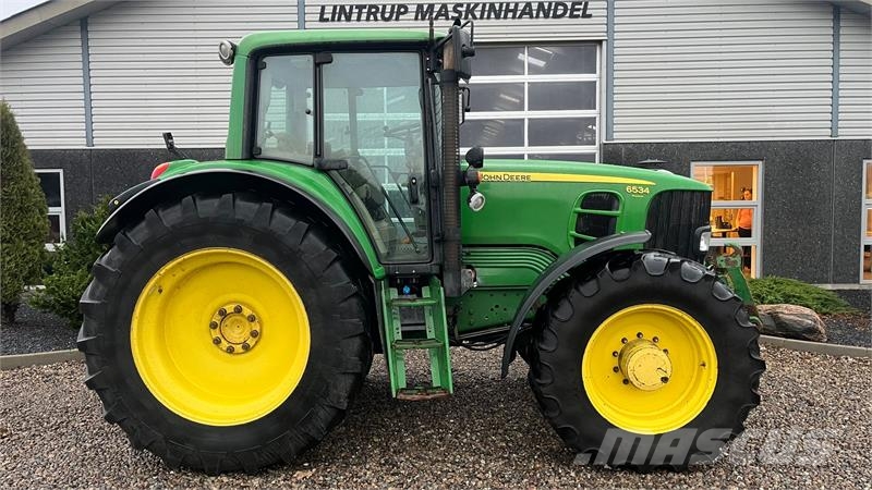 John Deere 6534 Premium med frontlift og frontPTO الجرارات