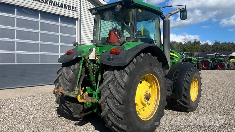 John Deere 7930 Med frontlift Traktori