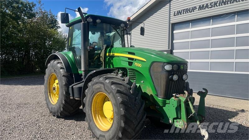 John Deere 7930 Med frontlift Traktori
