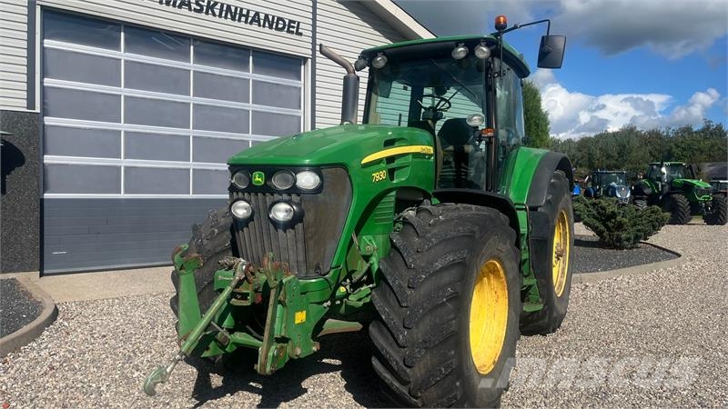 John Deere 7930 Med frontlift Traktori