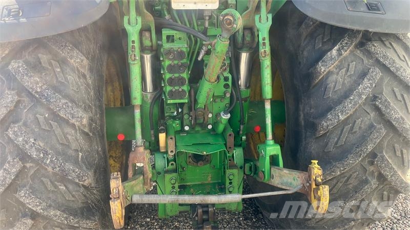 John Deere 7930 Med frontlift Traktori