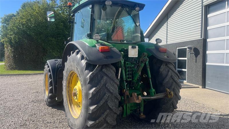 John Deere 7930 Med frontlift Traktori