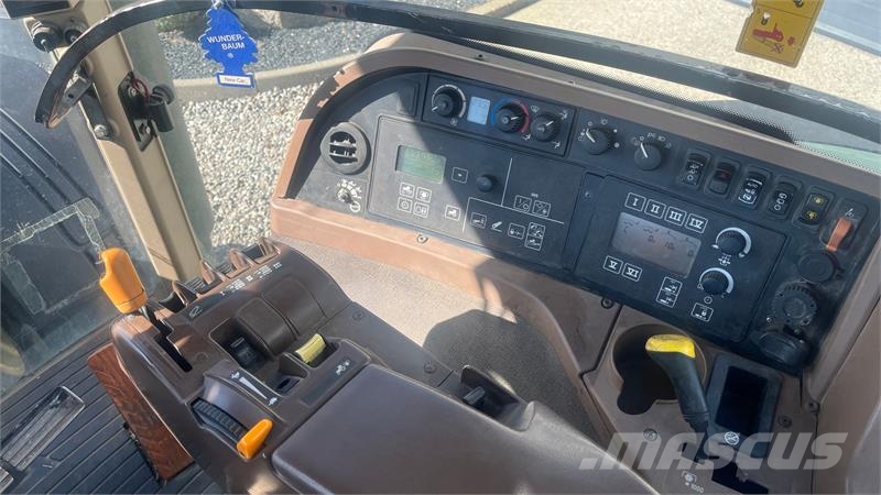 John Deere 7930 Med frontlift Traktori