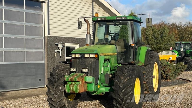 John Deere 8300 Pæn regulær traktor med rigtig gode dæk på. Traktorok