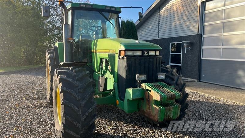 John Deere 8300 Pæn regulær traktor med rigtig gode dæk på. Traktorok