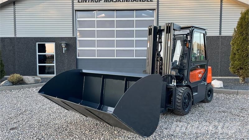 Limas TRUCK SKOVL 2m bred. til montering på pallegafler Diesel gaffeltrucks
