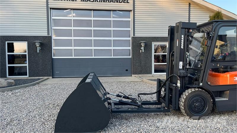 Limas TRUCK SKOVL 2m bred. til montering på pallegafler Diesel gaffeltrucks
