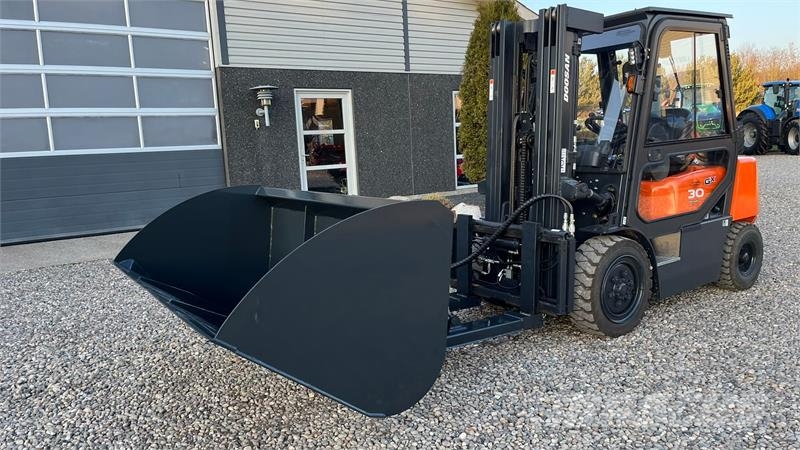 Limas TRUCK SKOVL 2m bred. til montering på pallegafler Diesel gaffeltrucks