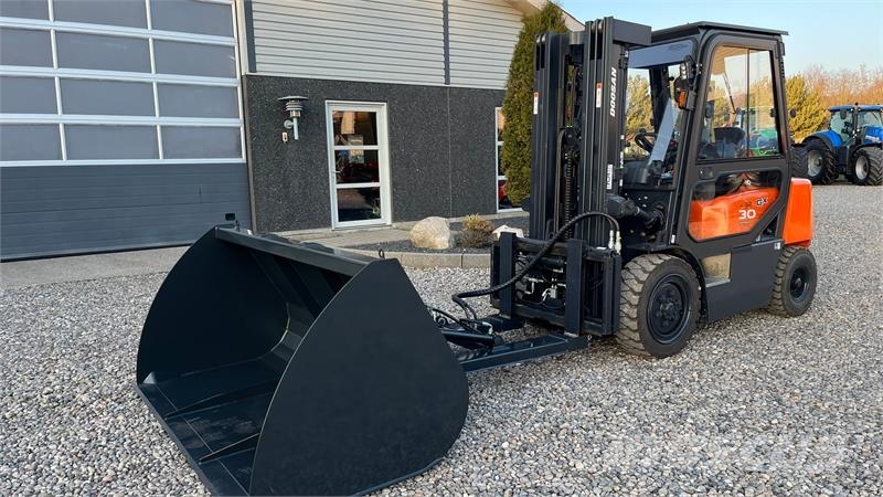 Limas TRUCK SKOVL 2m bred. til montering på pallegafler Diesel gaffeltrucks