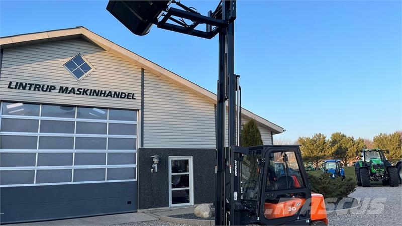 Limas TRUCK SKOVL 2m bred. til montering på pallegafler Diesel gaffeltrucks