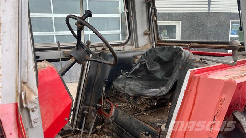 Massey Ferguson 575 Med frontlæsser Traktoren