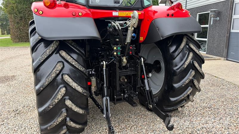 Massey Ferguson 6480 Dyna 6 med frontlift Meget Veldholdt Traktoren
