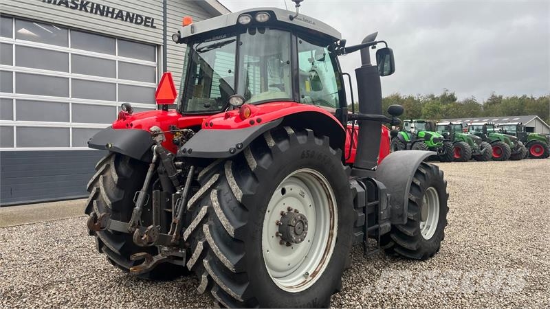 Massey Ferguson 7626 Dyna6 med frontlift og frontPTO Traktoren