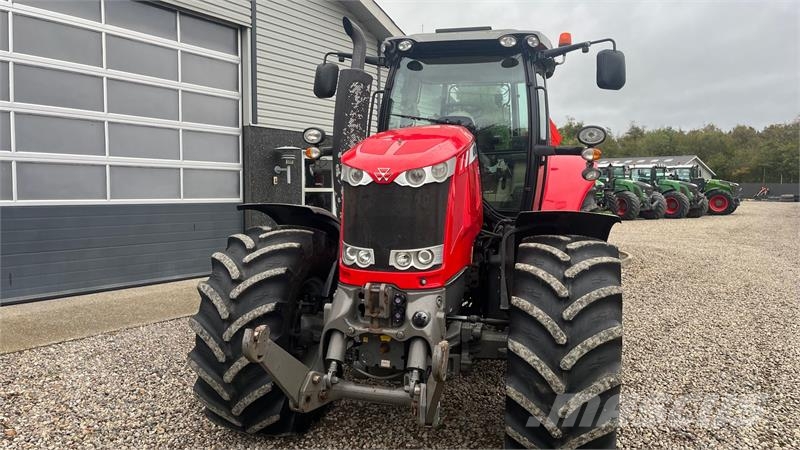 Massey Ferguson 7626 Dyna6 med frontlift og frontPTO Traktoren