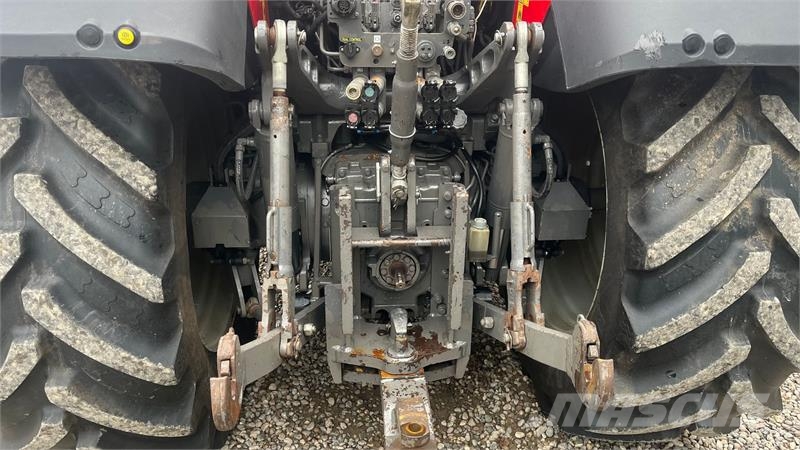Massey Ferguson 7626 Dyna6 med frontlift og frontPTO Traktoren