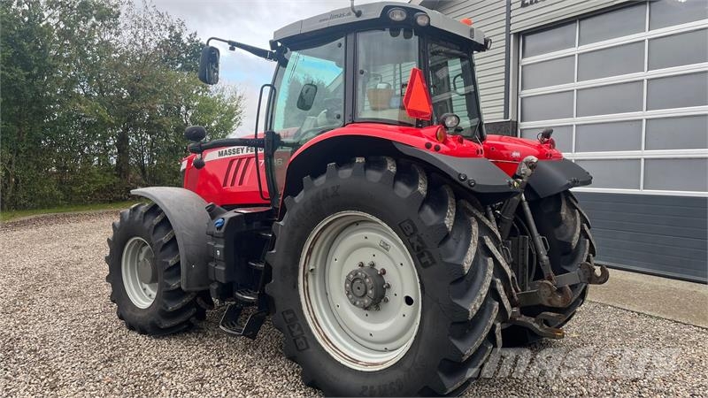 Massey Ferguson 7626 Dyna6 med frontlift og frontPTO Traktoren