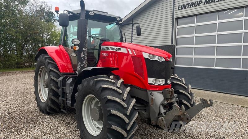 Massey Ferguson 7626 Dyna6 med frontlift og frontPTO Traktoren