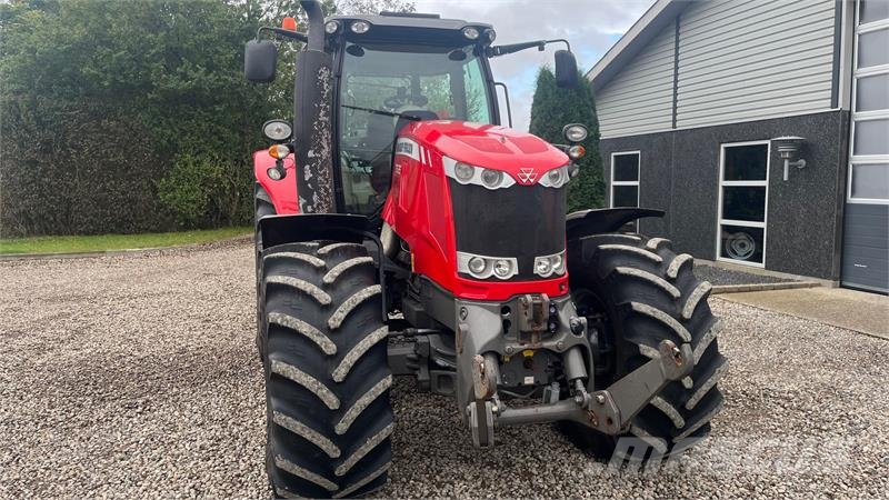 Massey Ferguson 7626 Dyna6 med frontlift og frontPTO Traktoren
