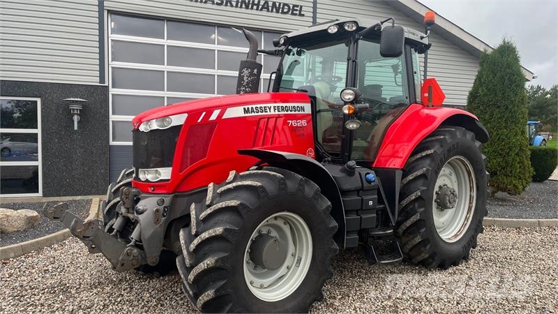 Massey Ferguson 7626 Dyna6 med frontlift og frontPTO Traktoren