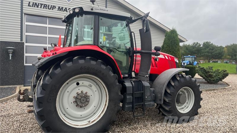 Massey Ferguson 7626 Dyna6 med frontlift og frontPTO Traktoren