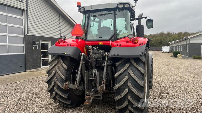 Massey Ferguson 7626 Dyna6 med frontlift og frontPTO Traktoren