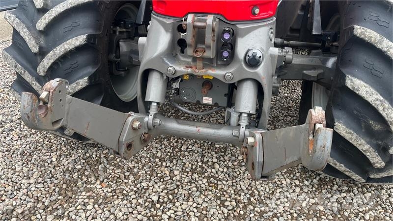 Massey Ferguson 7626 Dyna6 med frontlift og frontPTO Traktoren