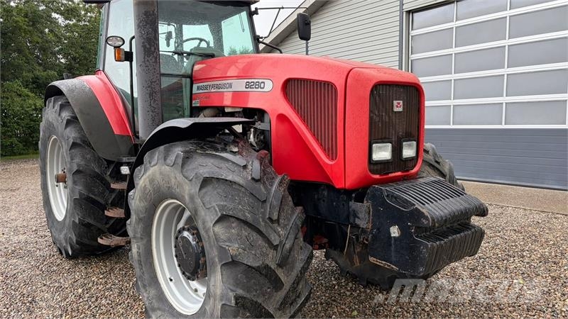 Massey Ferguson 8280 PowerControl. Stor stærk traktor til små peng トラクター