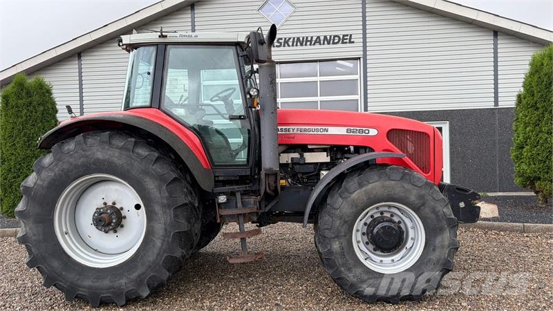 Massey Ferguson 8280 PowerControl. Stor stærk traktor til små peng トラクター