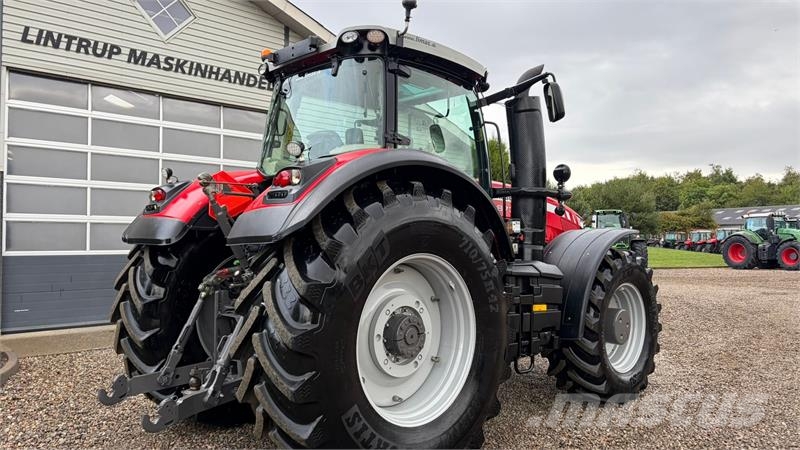 Massey Ferguson 8737 Dyna VT med frontlift. 트랙터